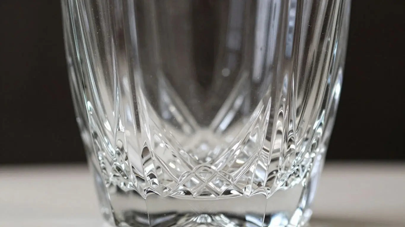 Elegant crystal vase for home decor
