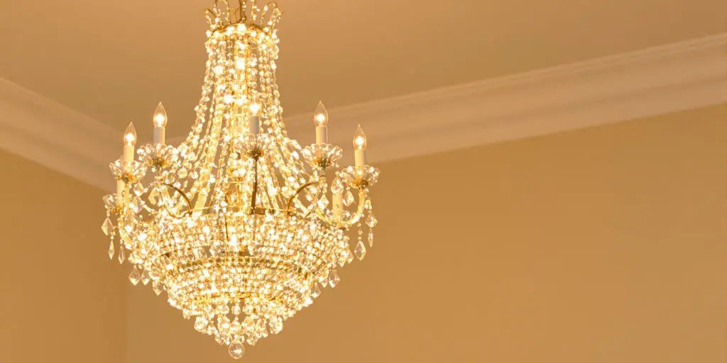 The-Ultimate-Guide-to-Choosing-the-Best-Cleaner-for-Chandeliers ChandeliersLife®